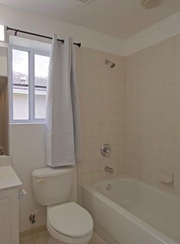 6030 SW 19th Place, North Lauderdale, FL 33068