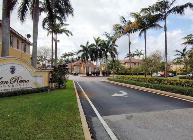 6030 SW 19th Place, North Lauderdale, FL 33068