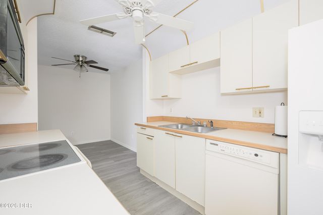 101 Bent Tree Dr Apt 16, Daytona Beach, FL 32114