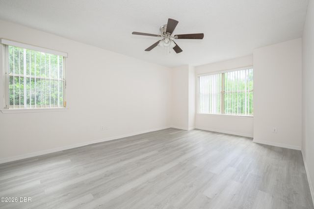 101 Bent Tree Dr Apt 16, Daytona Beach, FL 32114