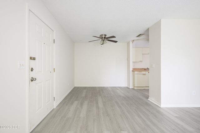 101 Bent Tree Dr Apt 16, Daytona Beach, FL 32114