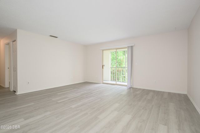101 Bent Tree Dr Apt 16, Daytona Beach, FL 32114