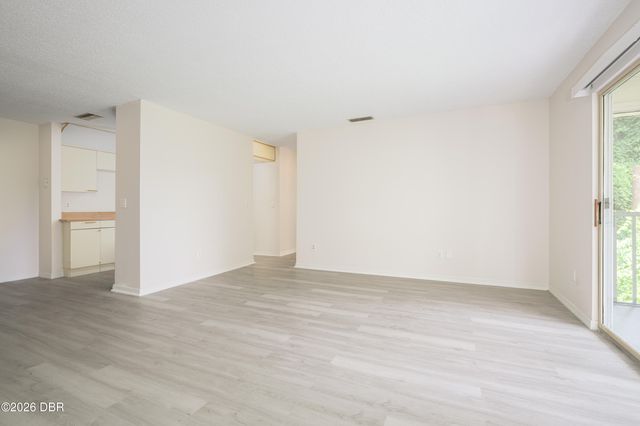 101 Bent Tree Dr Apt 16, Daytona Beach, FL 32114