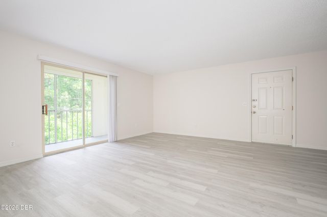 101 Bent Tree Dr Apt 16, Daytona Beach, FL 32114