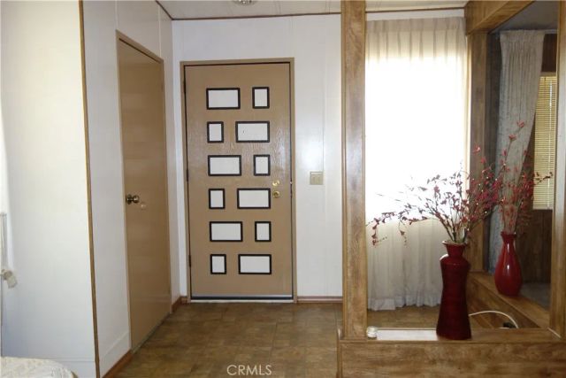 833 S Lyon Avenue, Hemet, CA 92543