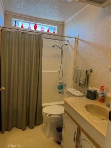 833 S Lyon Avenue, Hemet, CA 92543