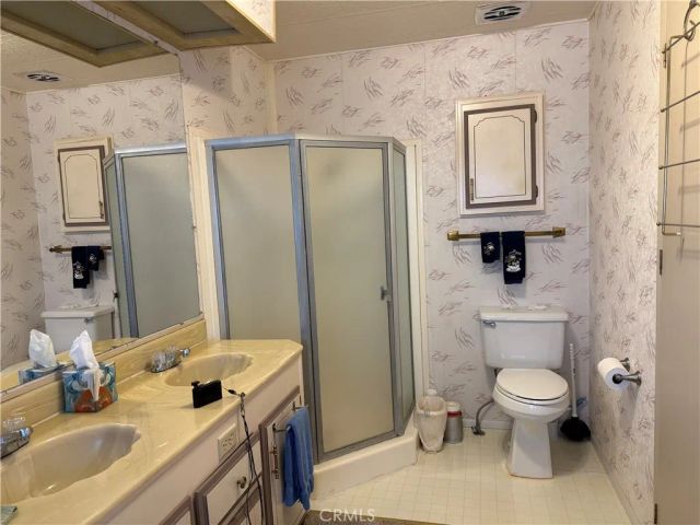 833 S Lyon Avenue, Hemet, CA 92543