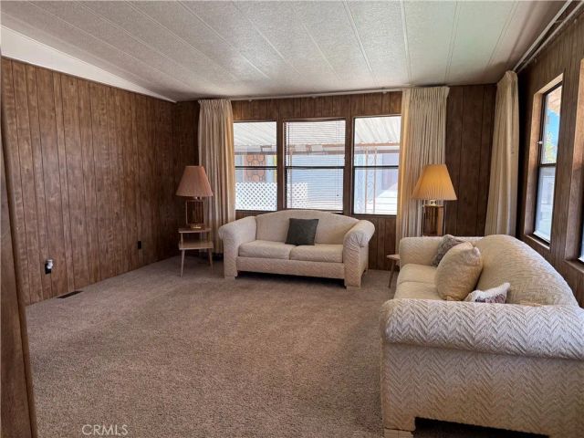 833 S Lyon Avenue, Hemet, CA 92543