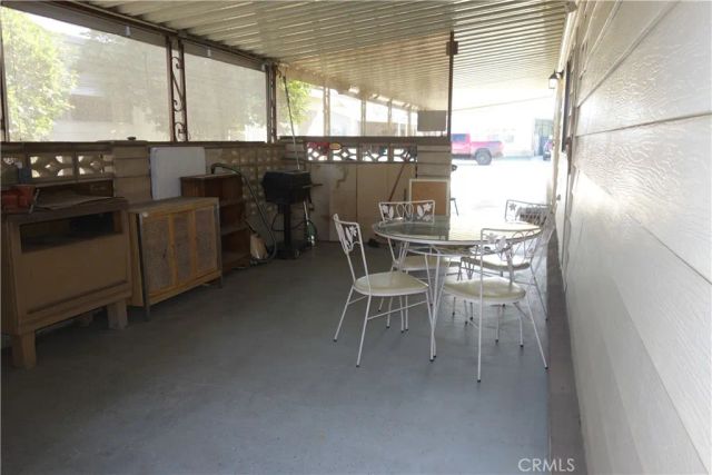 833 S Lyon Avenue, Hemet, CA 92543