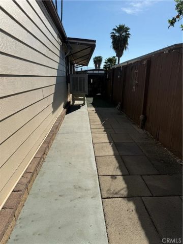 833 S Lyon Avenue, Hemet, CA 92543