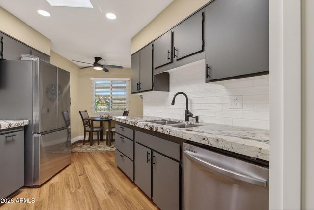 14044 N PALM RIDGE Drive, Sun City, AZ 85351