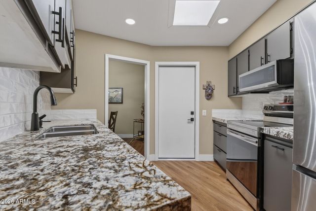 14044 N PALM RIDGE Drive, Sun City, AZ 85351