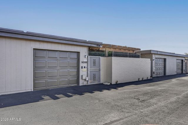 14044 N PALM RIDGE Drive, Sun City, AZ 85351