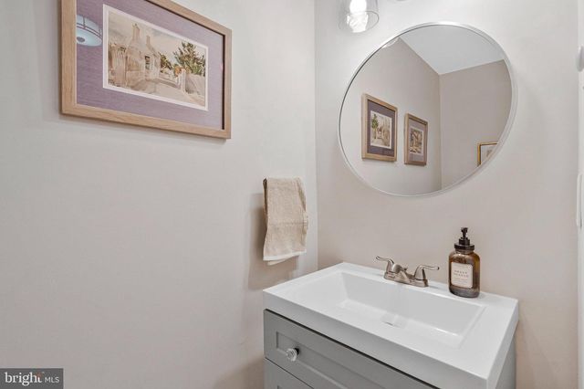 3170 ELLENWOOD DR, Fairfax, VA 22031