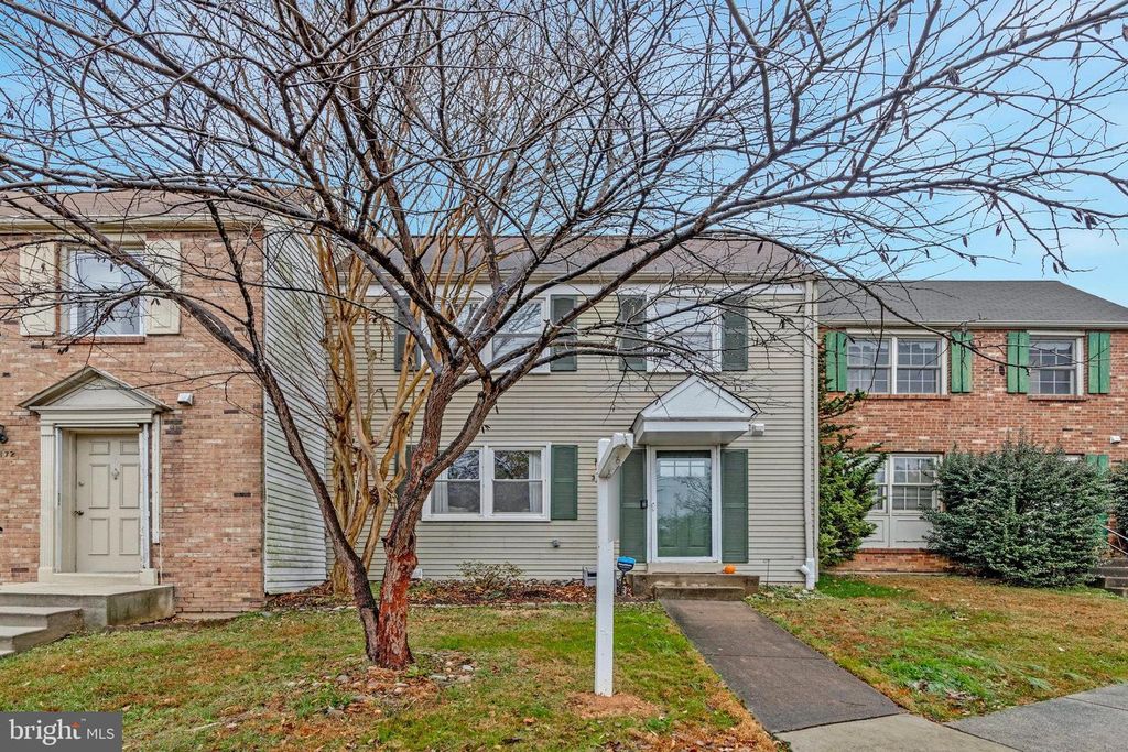 Image 1 of property listing at 3170 ELLENWOOD DR, Fairfax, VA 22031