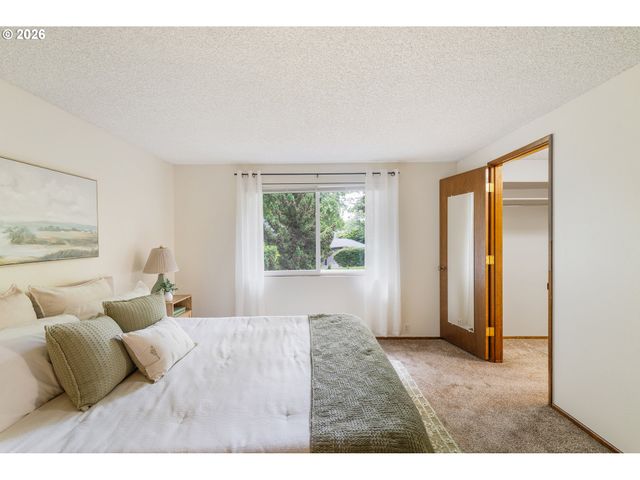 101 WESTBROOK Way, Eugene, OR 97405