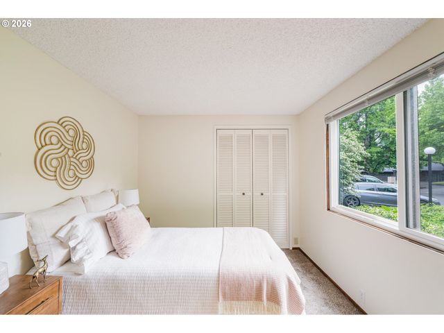 101 WESTBROOK Way, Eugene, OR 97405