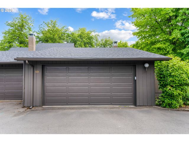 101 WESTBROOK Way, Eugene, OR 97405