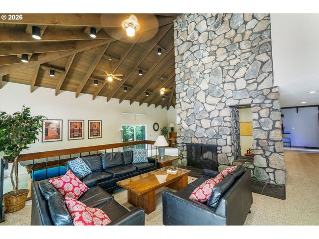 101 WESTBROOK Way, Eugene, OR 97405
