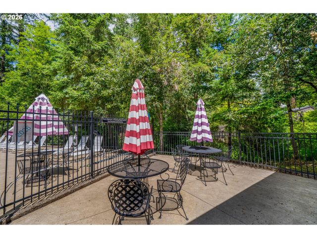 101 WESTBROOK Way, Eugene, OR 97405