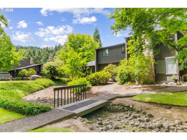 101 WESTBROOK Way, Eugene, OR 97405