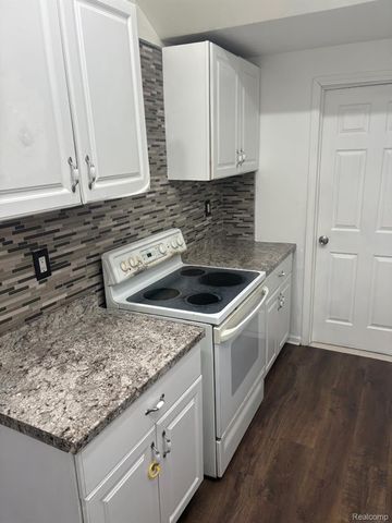 438 S Marshall Street, Pontiac, MI 48342