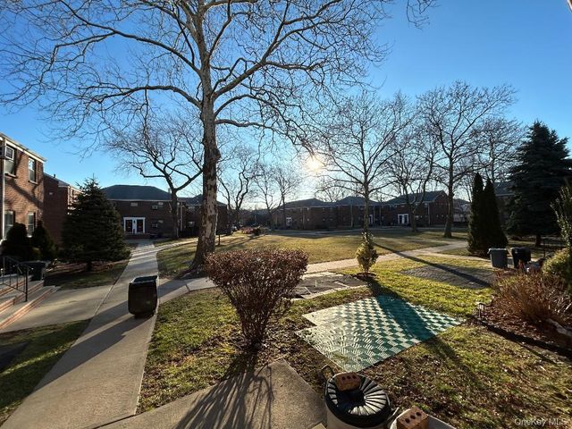 17-52 166th 4-193, Whitestone, NY 11357