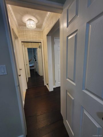 17-52 166th 4-193, Whitestone, NY 11357