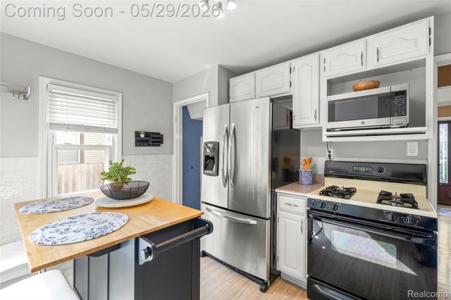 1019 Hoffman Avenue, Royal Oak, MI 48067