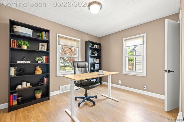 1019 Hoffman Avenue, Royal Oak, MI 48067