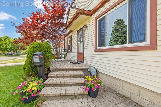 1019 Hoffman Avenue, Royal Oak, MI 48067