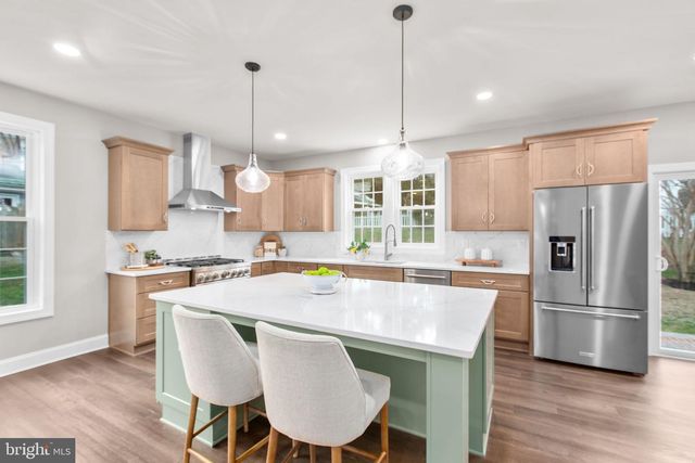 913 SYLVANIA AVE, Fredericksburg, VA 22401