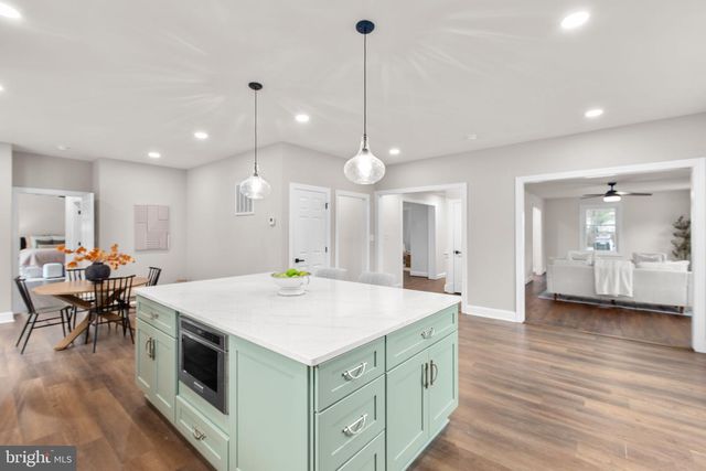 913 SYLVANIA AVE, Fredericksburg, VA 22401