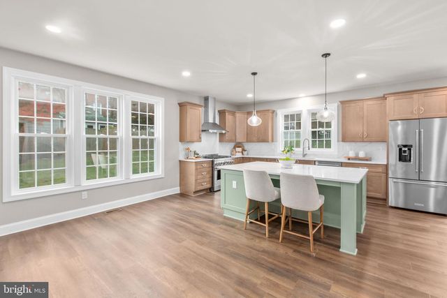 913 SYLVANIA AVE, Fredericksburg, VA 22401