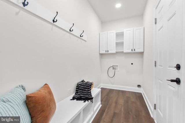 913 SYLVANIA AVE, Fredericksburg, VA 22401