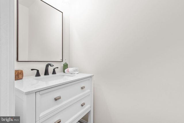 913 SYLVANIA AVE, Fredericksburg, VA 22401