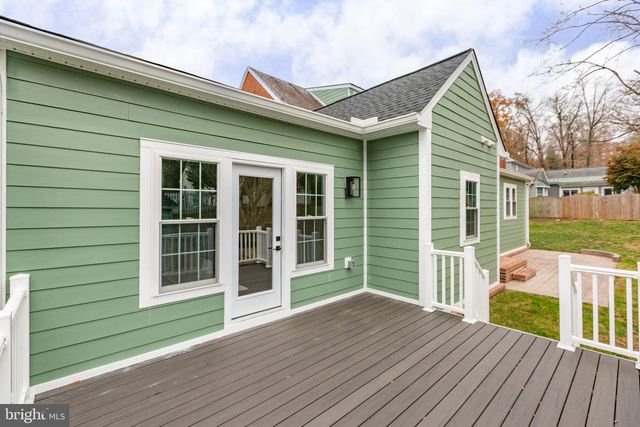 913 SYLVANIA AVE, Fredericksburg, VA 22401