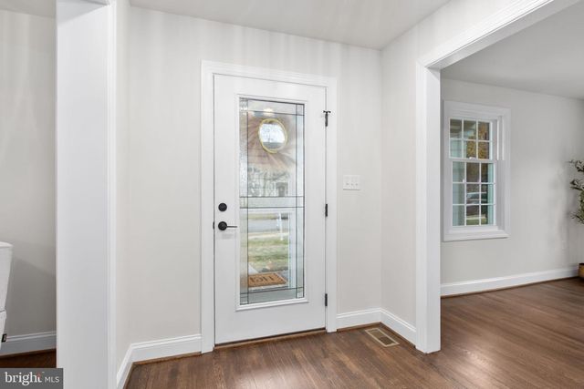 913 SYLVANIA AVE, Fredericksburg, VA 22401