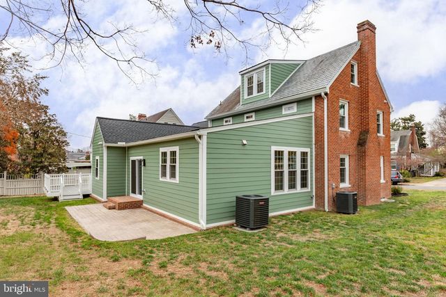 913 SYLVANIA AVE, Fredericksburg, VA 22401