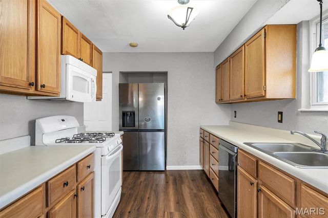 213 Saint John Drive, Belleville, IL 62221