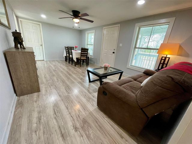 2504 Davisville Road Road, Lufkin, TX 75901