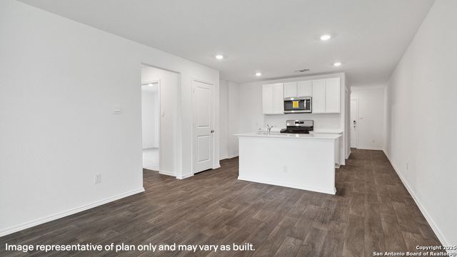 12536 Spoor Vly, Converse, TX 78109