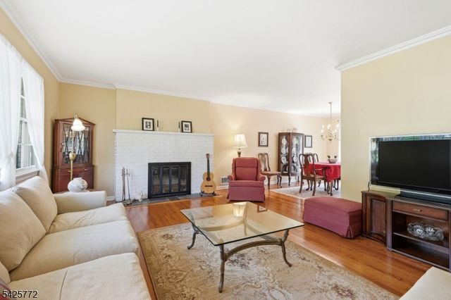 217 Jeffer St, Ridgewood Village, NJ 07450