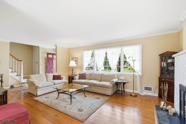 217 Jeffer St, Ridgewood Village, NJ 07450