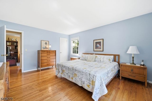 217 Jeffer St, Ridgewood Village, NJ 07450