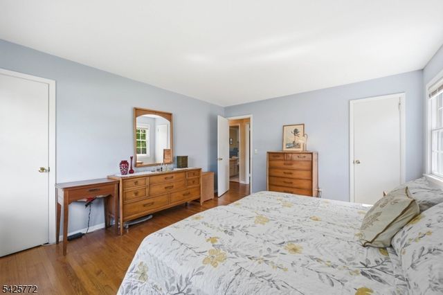 217 Jeffer St, Ridgewood Village, NJ 07450