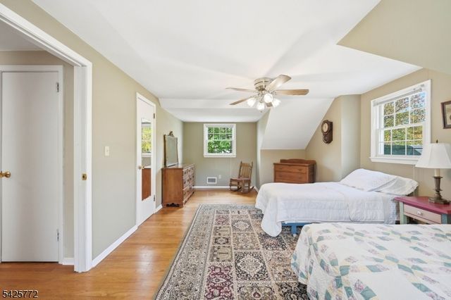 217 Jeffer St, Ridgewood Village, NJ 07450