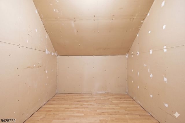 217 Jeffer St, Ridgewood Village, NJ 07450