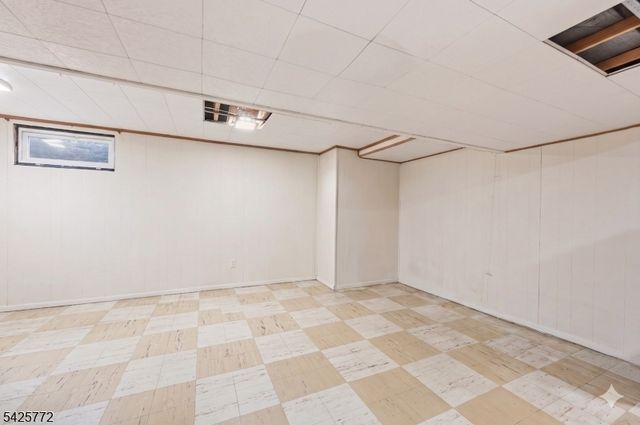 217 Jeffer St, Ridgewood Village, NJ 07450