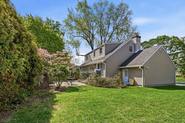 217 Jeffer St, Ridgewood Village, NJ 07450